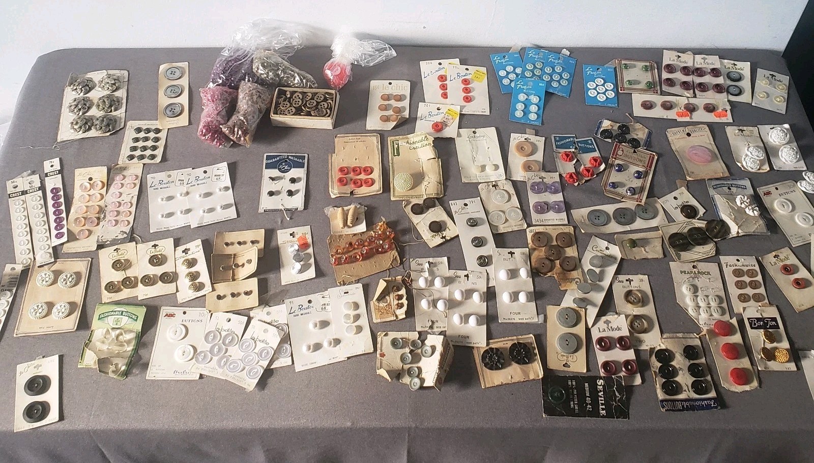 NEW OLD STOCK 2 Pound Mixed Lot of Vintage Estate Buttons