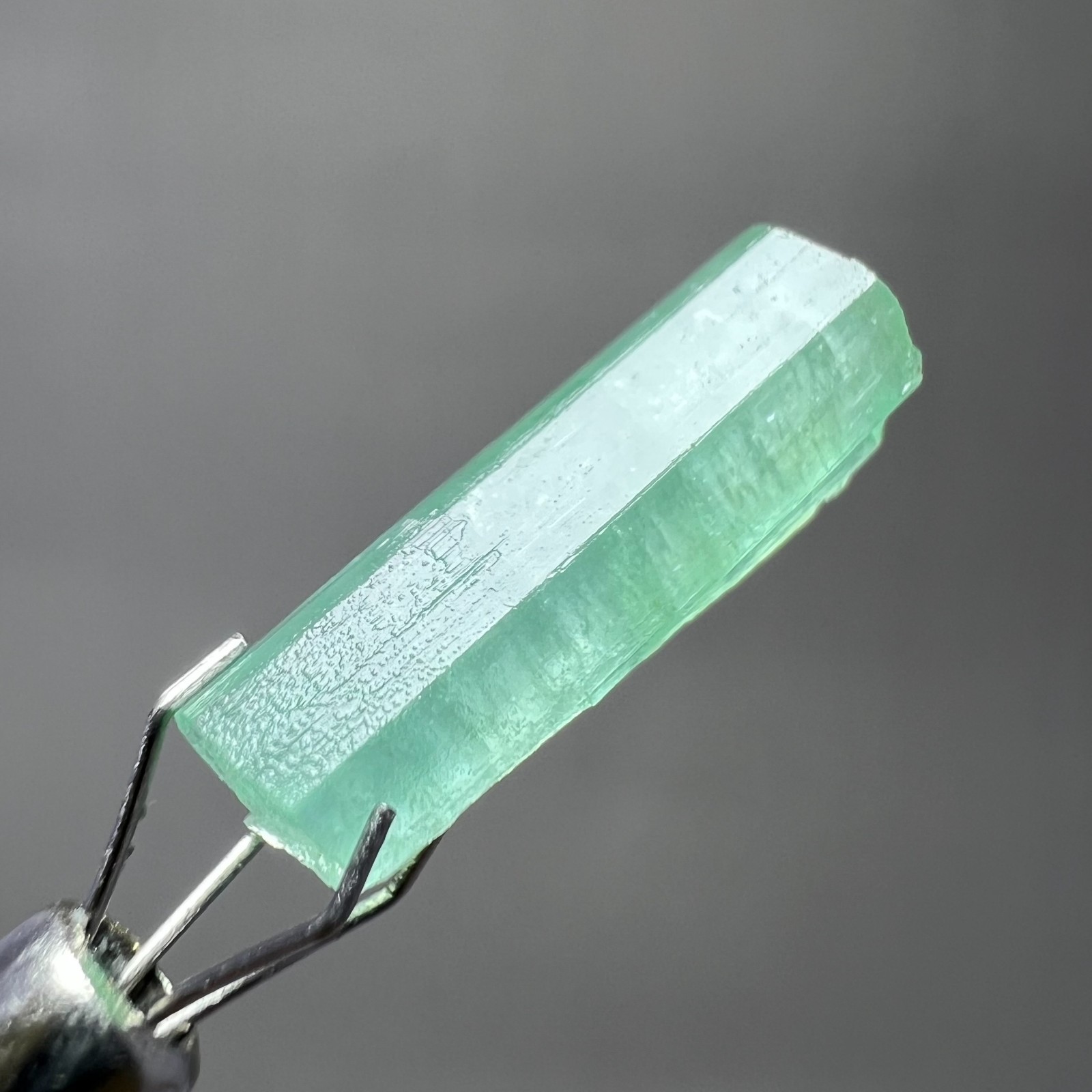 6.5ct FULLY Terminated  Natural Emerald Crystal Medium Green, Specimen Chitral