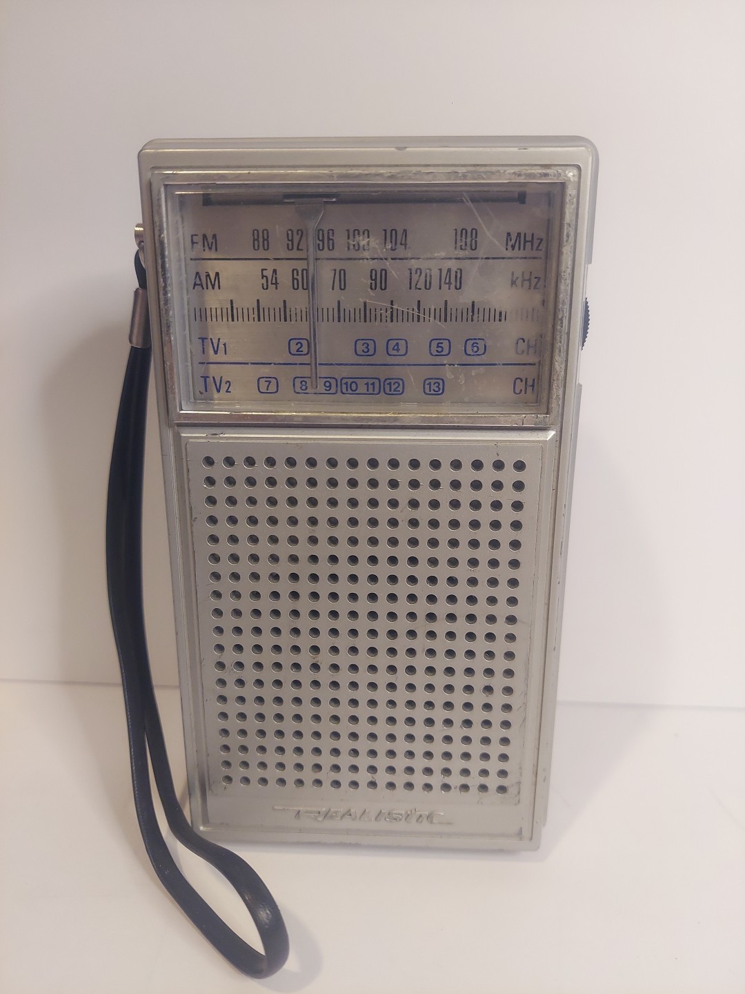 Vintage Transistor Radio Shack Realistic Model 12-613A 9V - AM/FM/TV  Tested