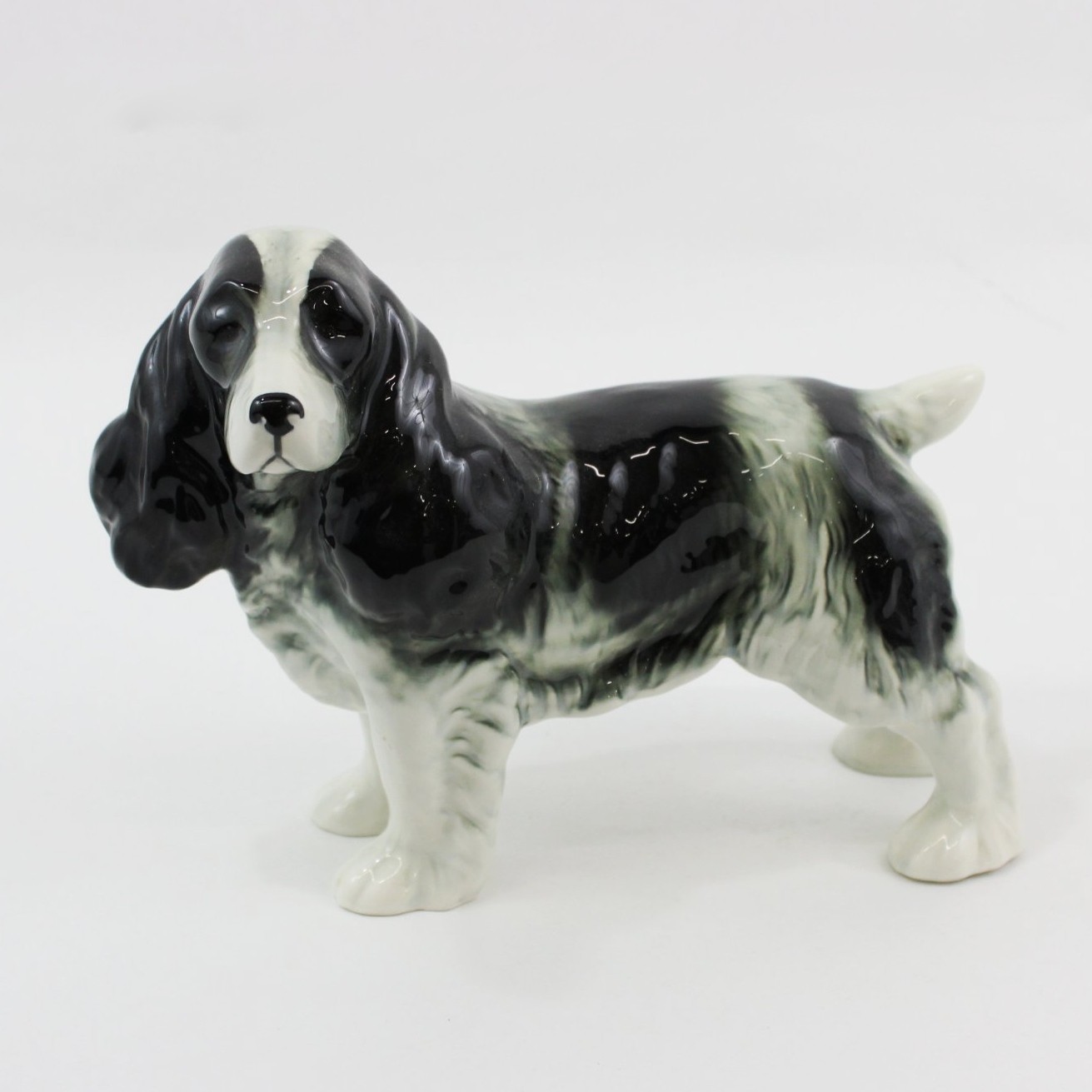 Vintage Black And White Ceramic English Springer Spaniel Dog Figurine 7.25\