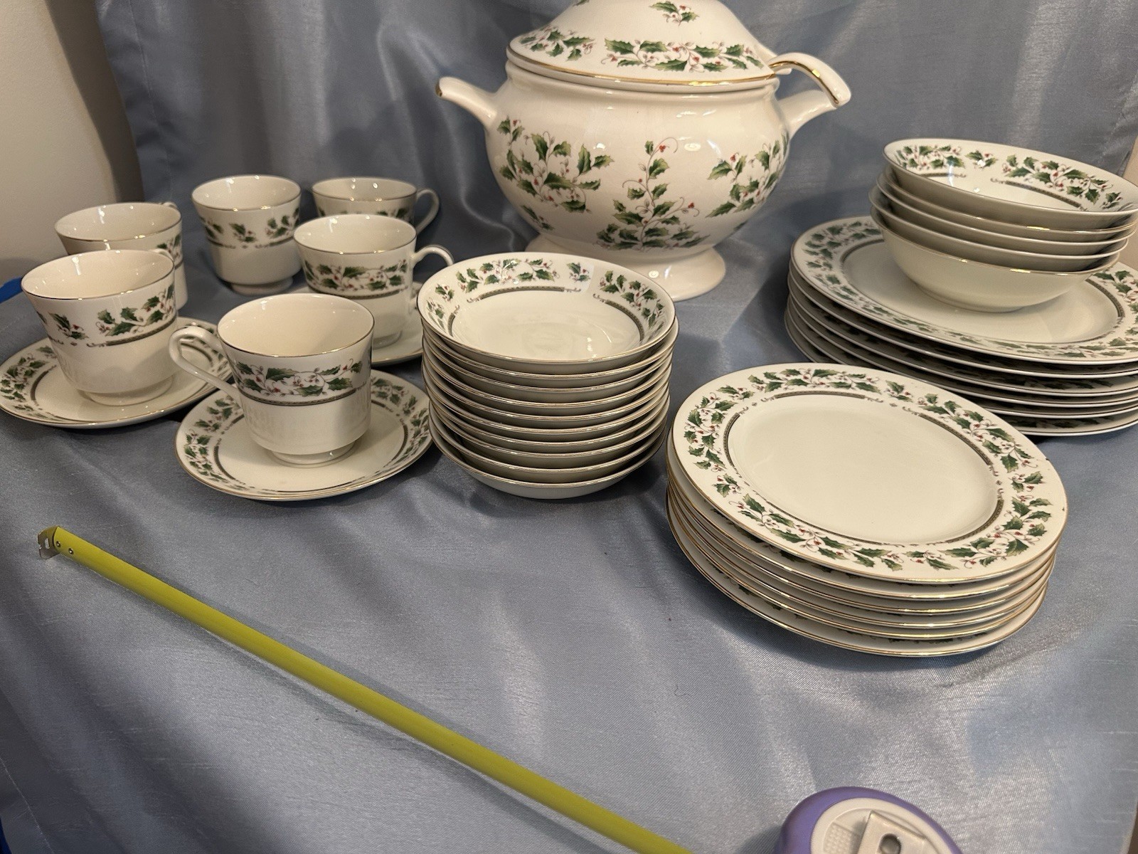 37 Pieces Of Royal Limited Holly Holiday Japan