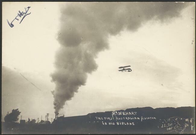 Mr WE Hart flying over a train at Richmond 1911 AVIATION OLD PHOTO