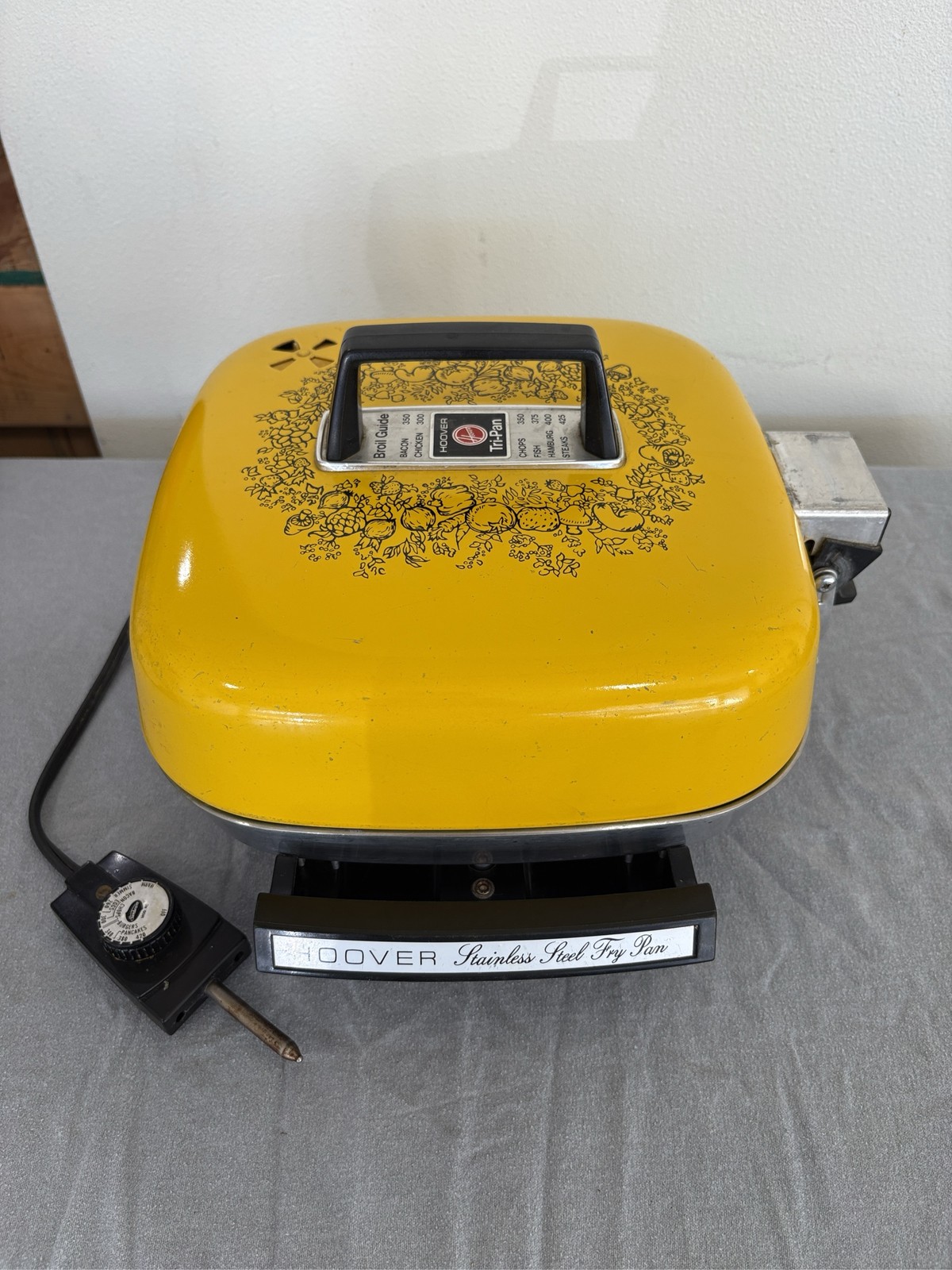 Vintage Hoover Tri-Pan Electric Skillet Fry Pan with Broiler Lid Yellow