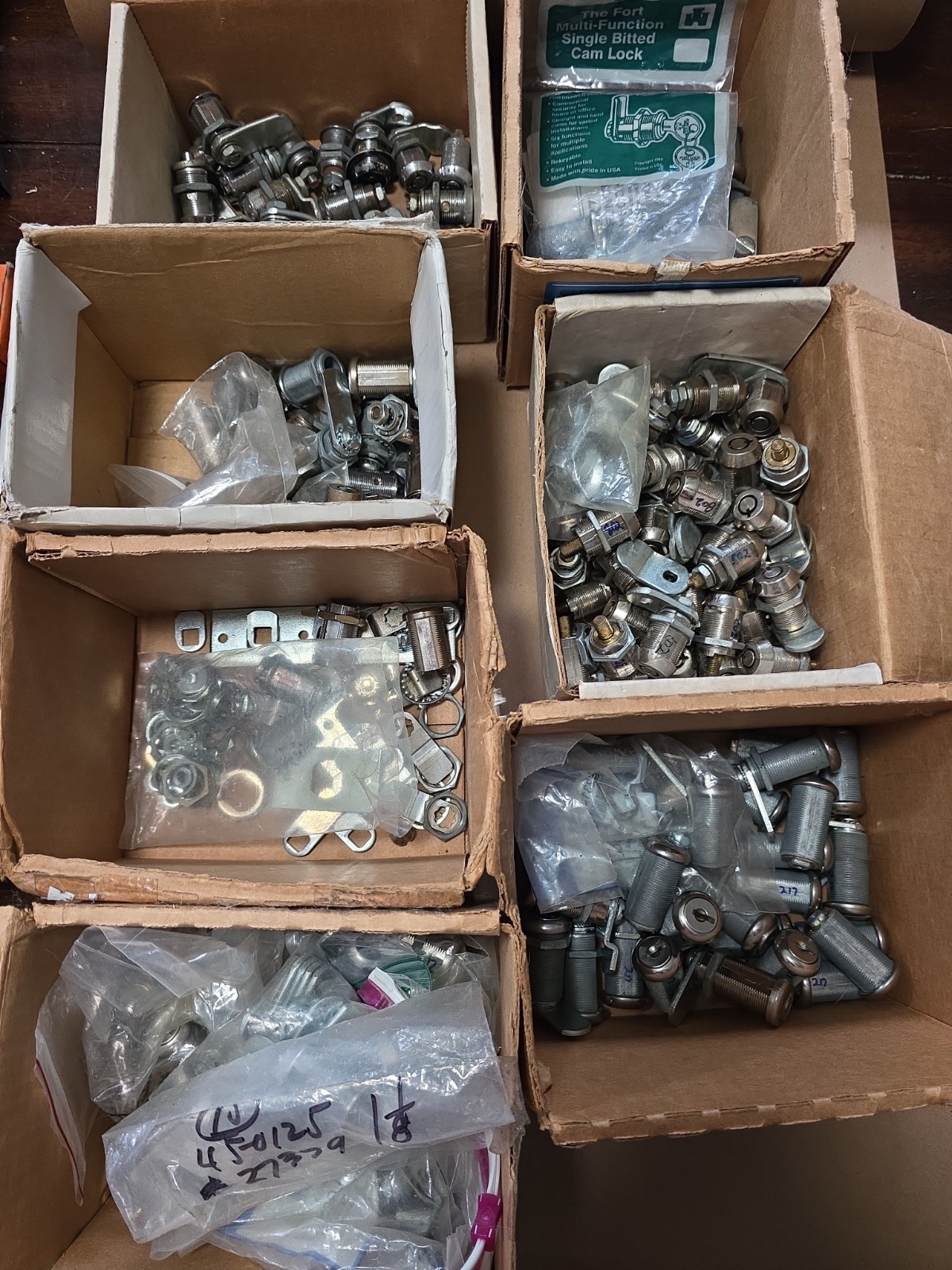 Large lot of Gem and Fort Lock arcade / vending machine locks and parts 25+ lbs