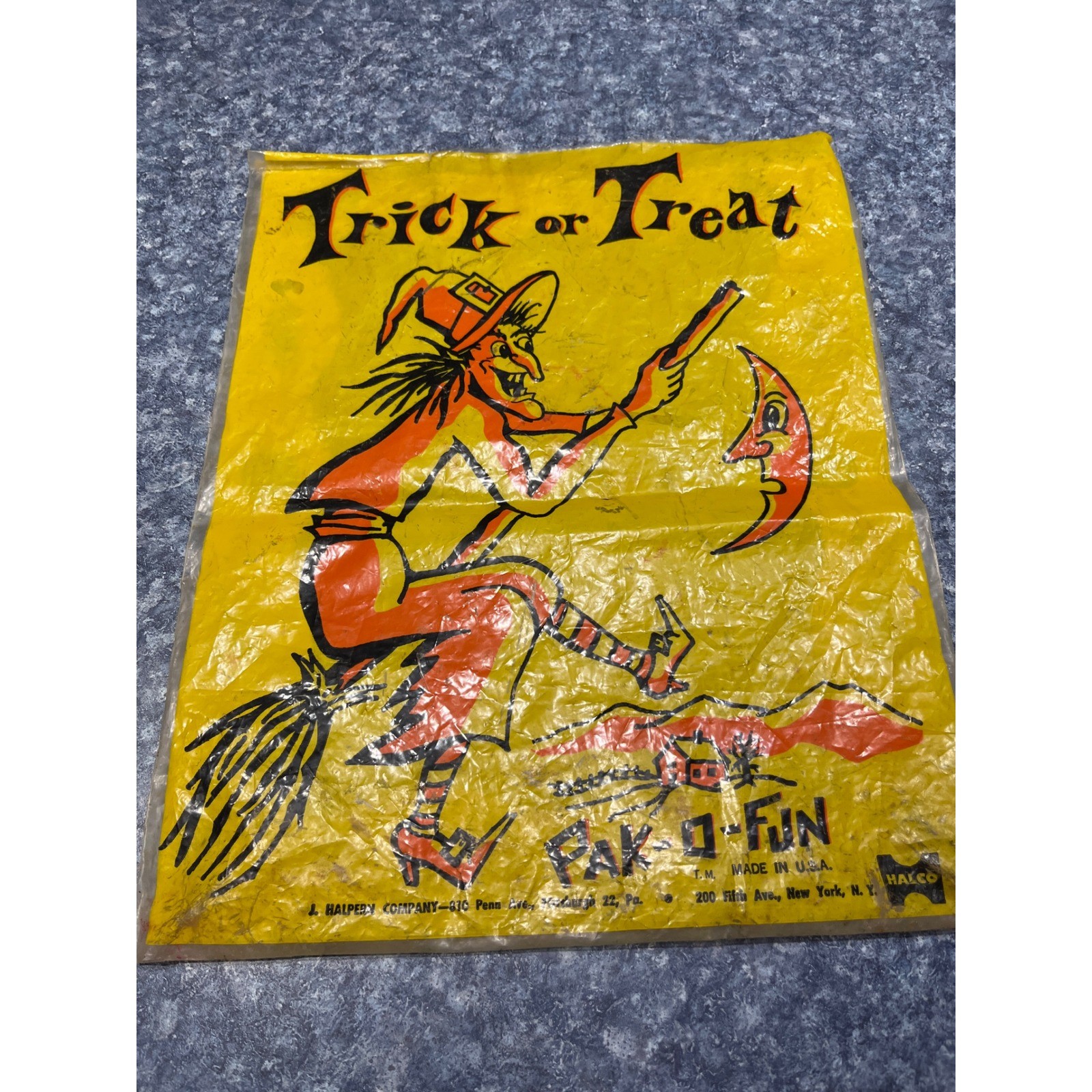 Vintage Halco Pak-O-Fun Halloween Trick or Treat Bag Witch Moon Yellow Plastic