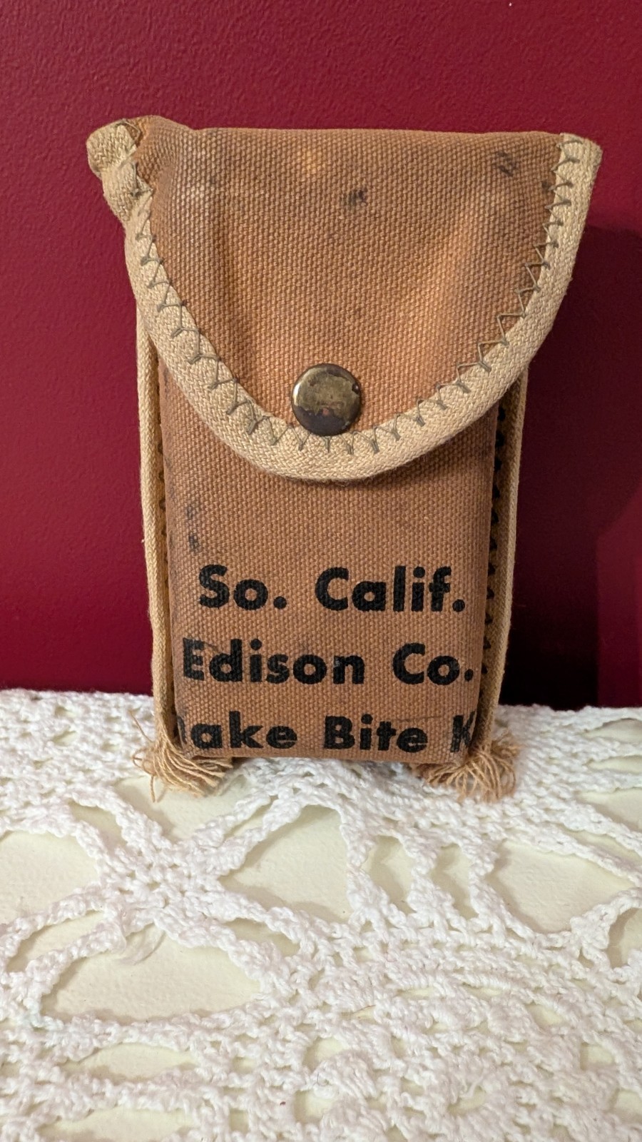 NOS VINTAGE Southern California Edison SNAKE BITE COMPLETE KIT WITH DIRECTIONS.