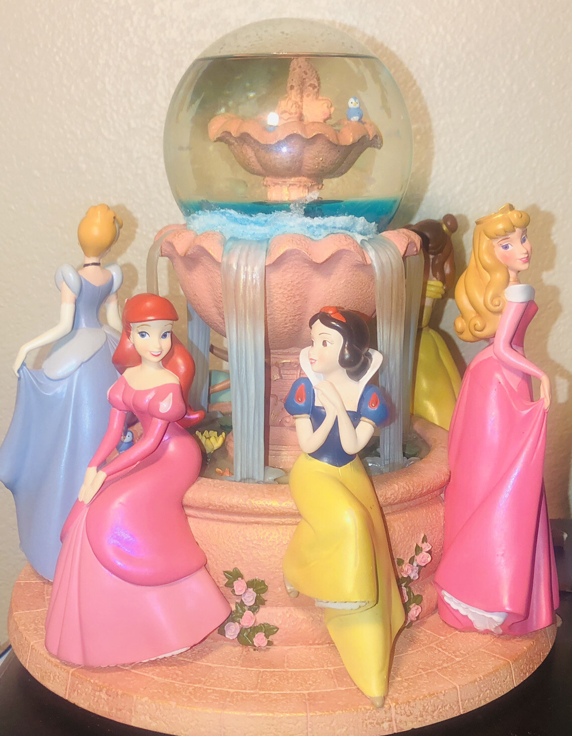 Princess Wishing Fountain Snow Globe Musical Disney Store Exclusive RARE HTF (TS