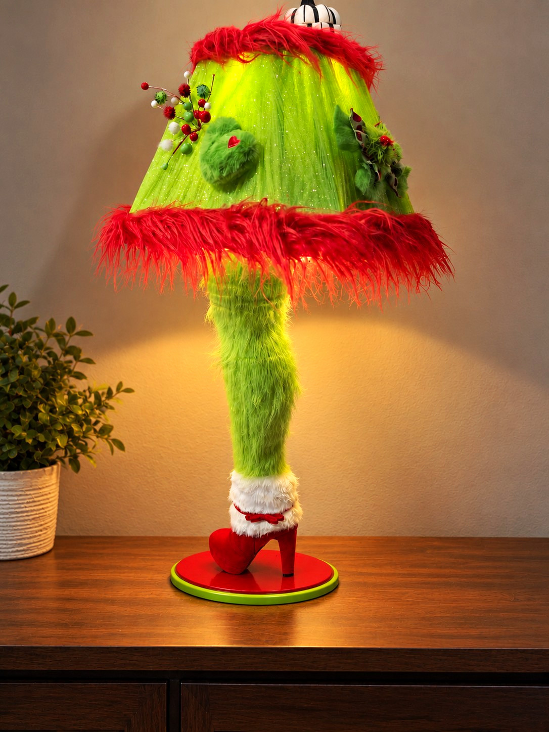 Grinch Leg Lamp 35\