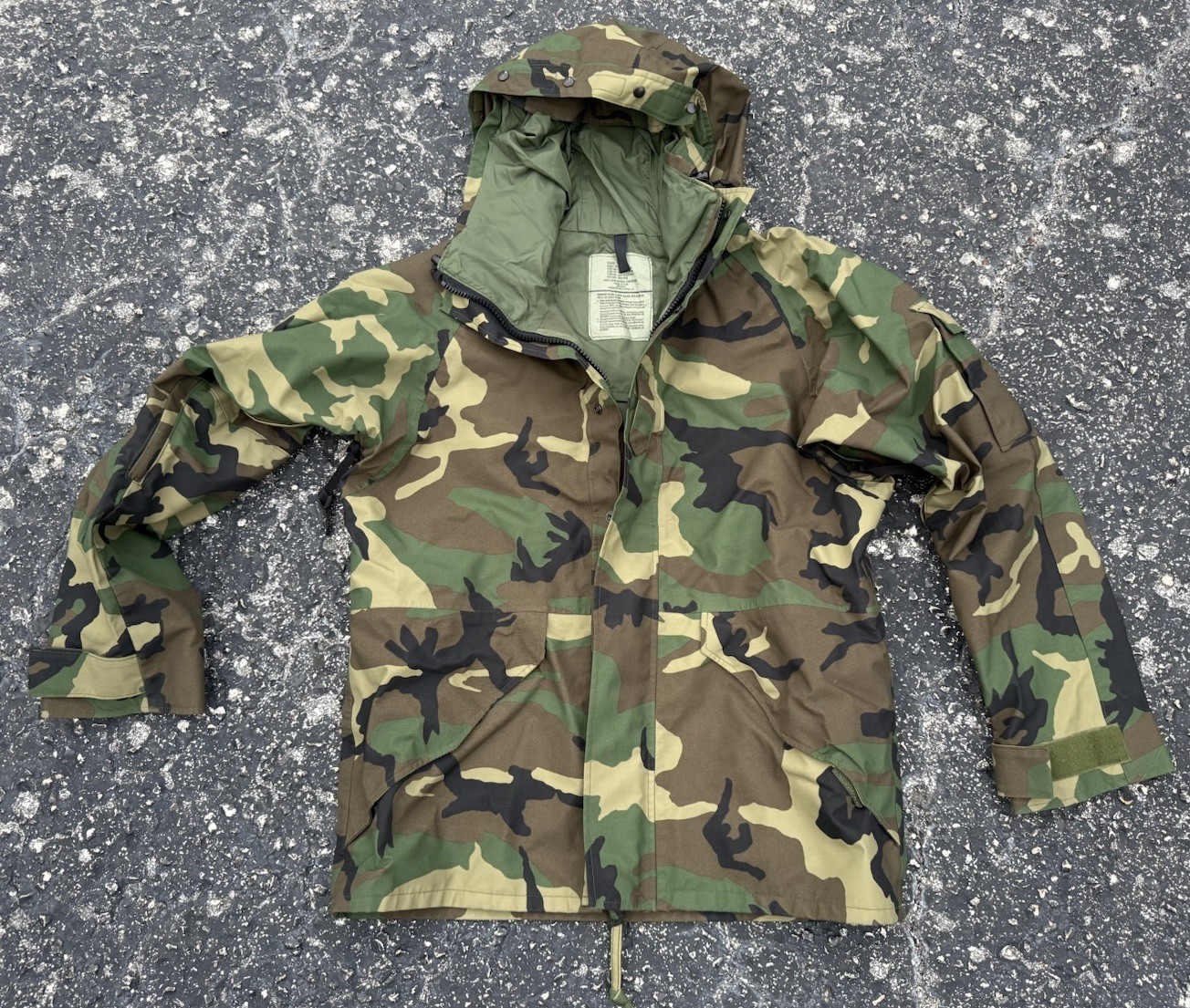 NWOT Medium Regular USGI Gen 1 ECWCS Woodland Camo GoreTex Parka Jacket NWOT Medium Regular USGI Gen 1 ECWCS Woodland Camo GoreTex Parka Jacket