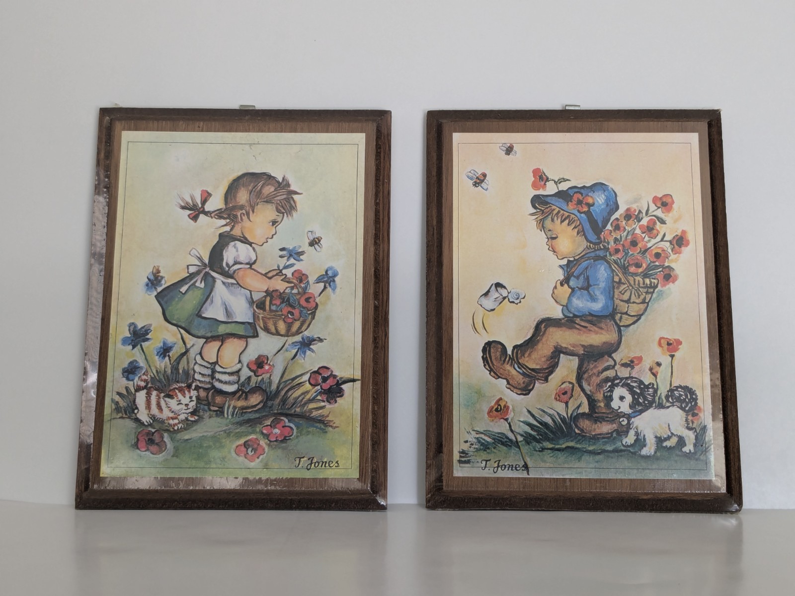 Lot of 2 vintage wooden picture wall art hangings 7\