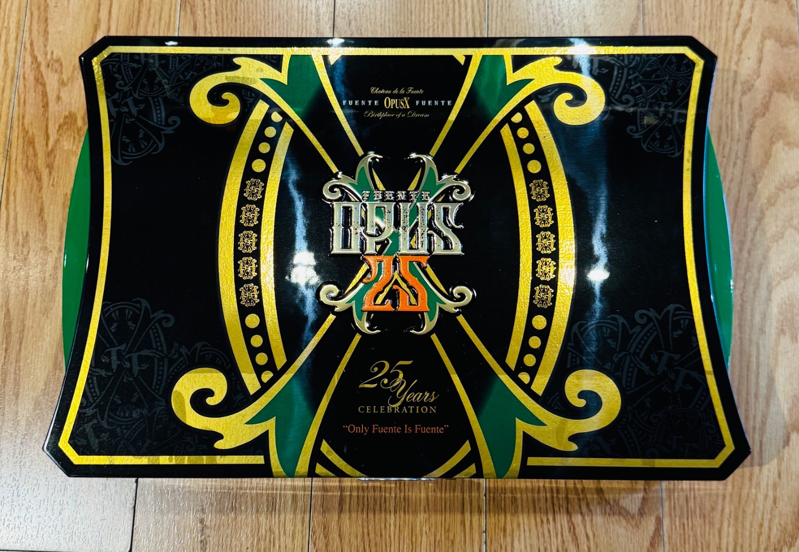 Arturo Fuente OpusX 25th Anniversary Empty Humidor w/ Key – Rare Collectible