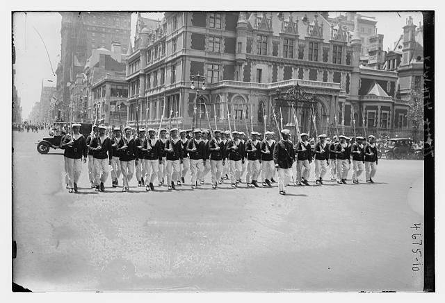 1918 July 4 Parade Fifth Avenue New York City Cornelius Vanderbilt II House