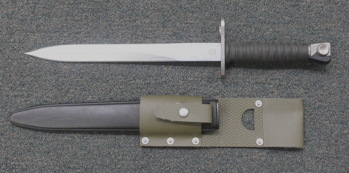 Swiss Model 1957 (M1957) Rifle Bayonet w/Scabbard & Vinyl Frog