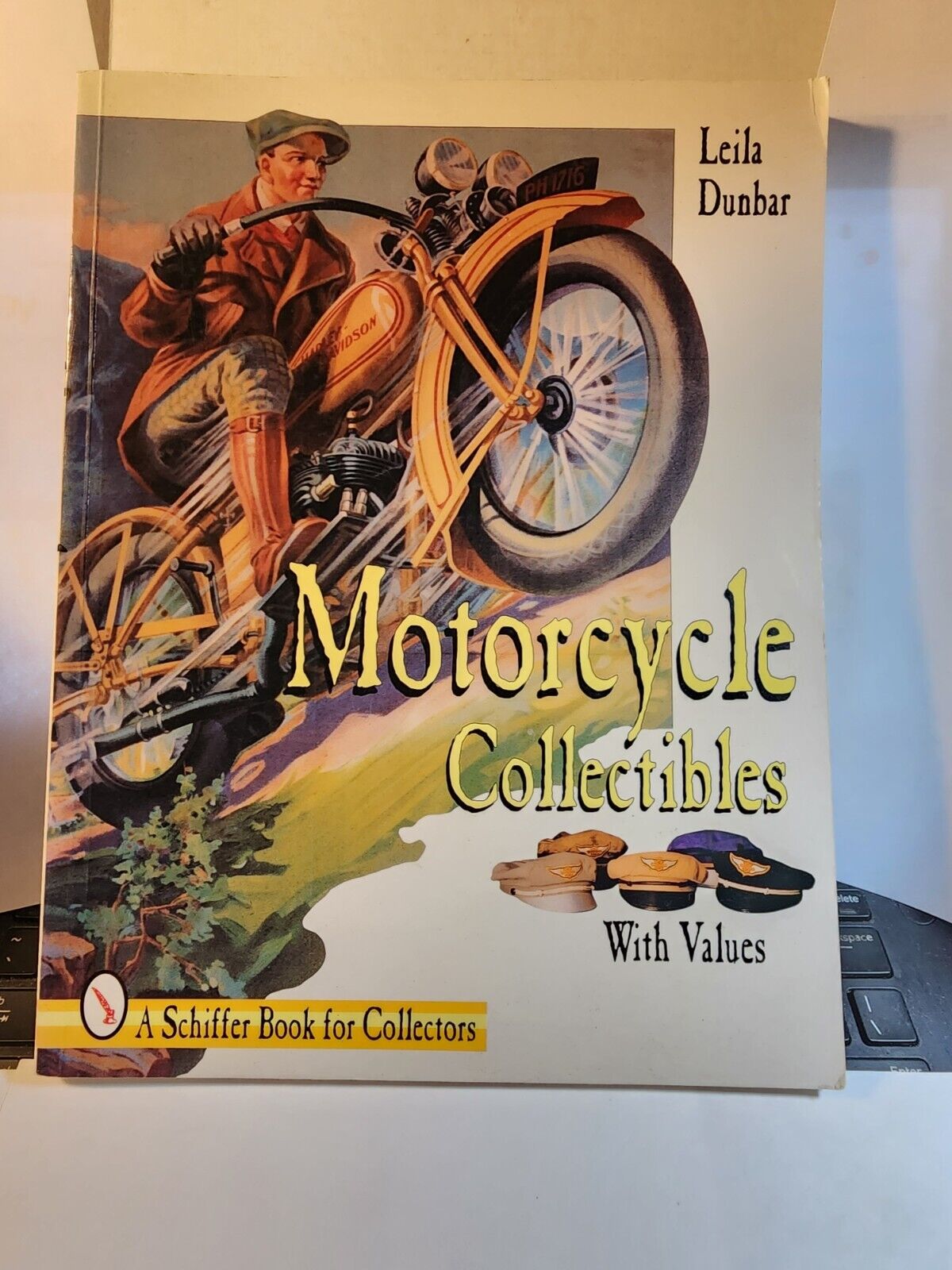 Motorcycle Collectibles Book Leila Dunbar 1996 VG B2