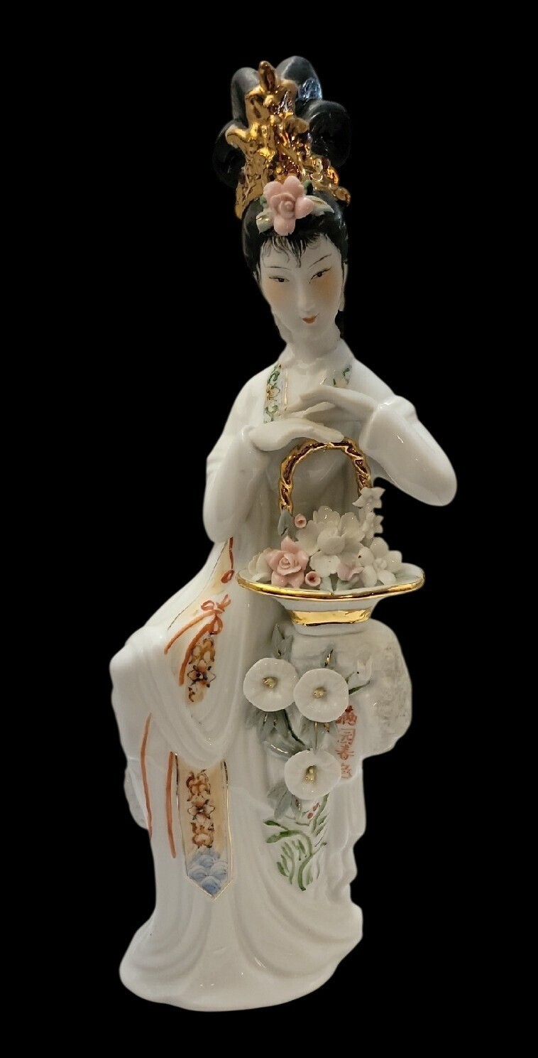 Japanese Geisha Sculpture Porcelain & Bisque 16\