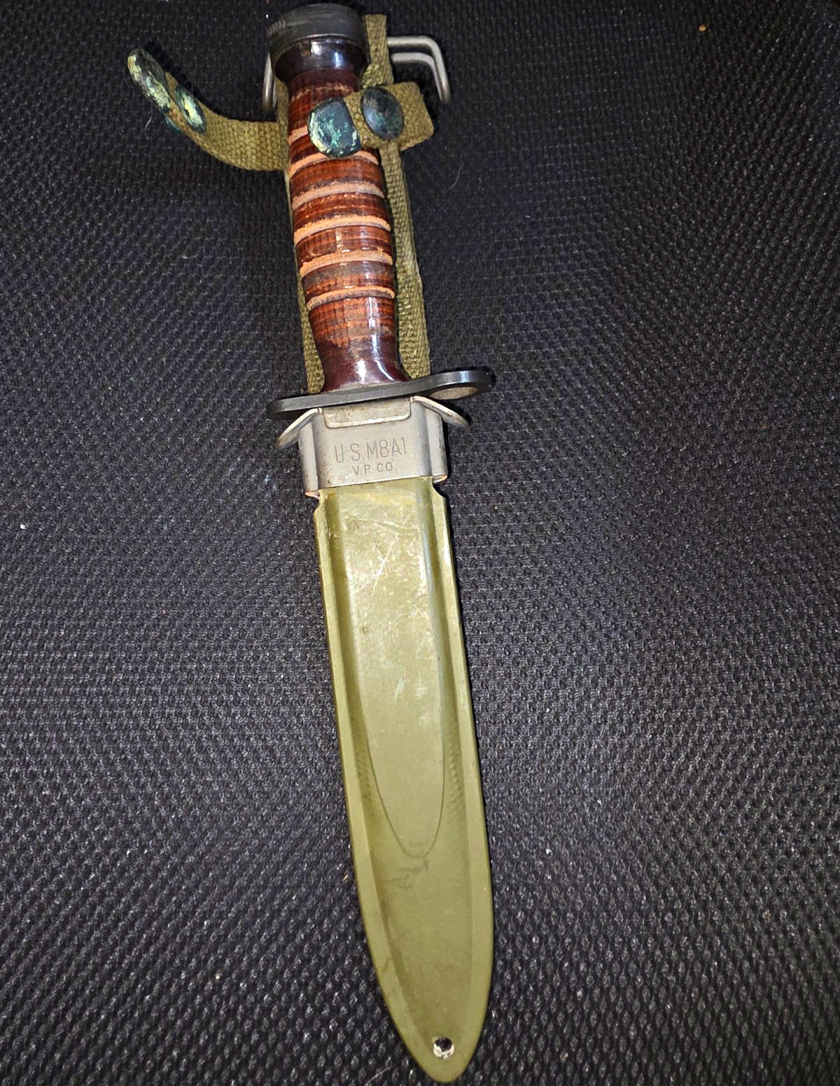 Camillus US WW2  Knife w/ U.S. M8A1 VP Co Scabbard