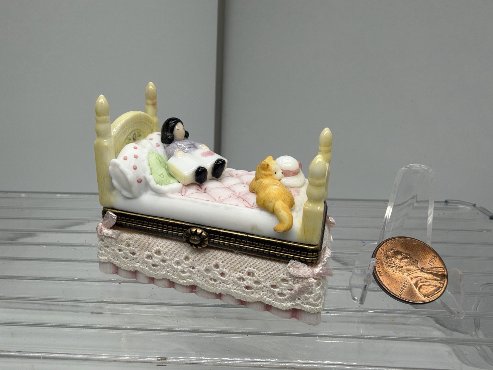 Vtg PHB Midwest of Cannon Falls Porcelain Hinged Box Girl Reading Trinket Box 