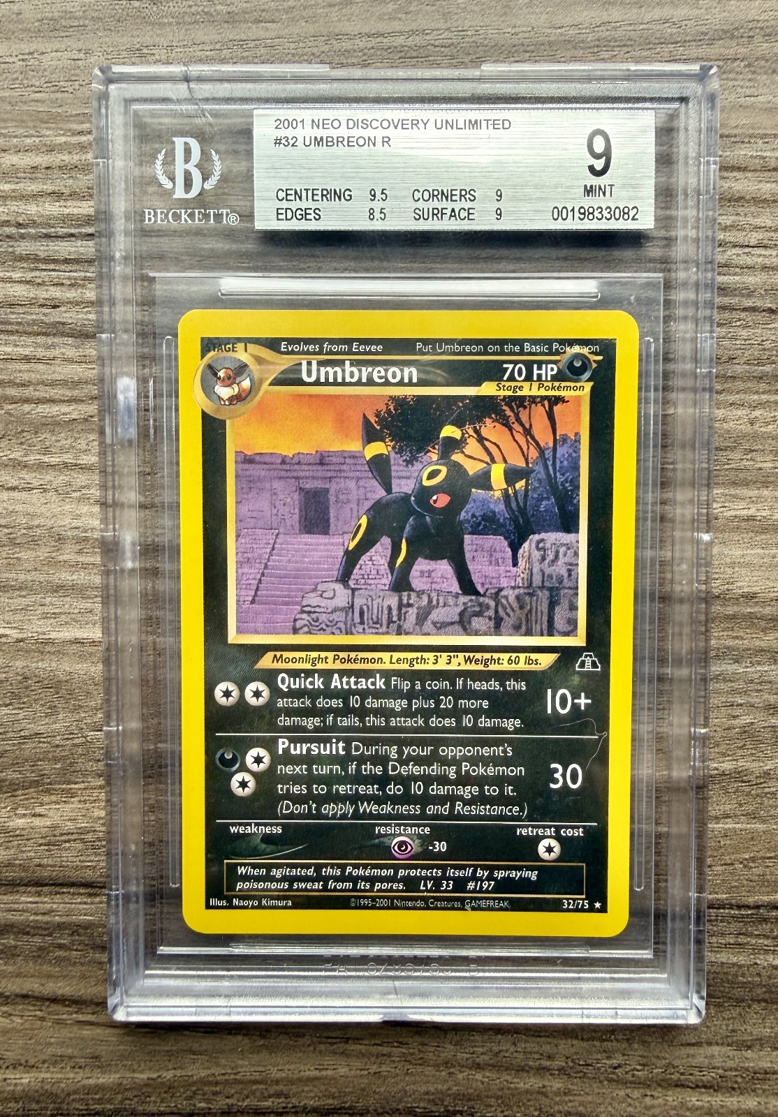 2001 Pokemon Neo Discovery Umbreon #32/75 BGS 9 Mint - Two Small Cracks In Slab