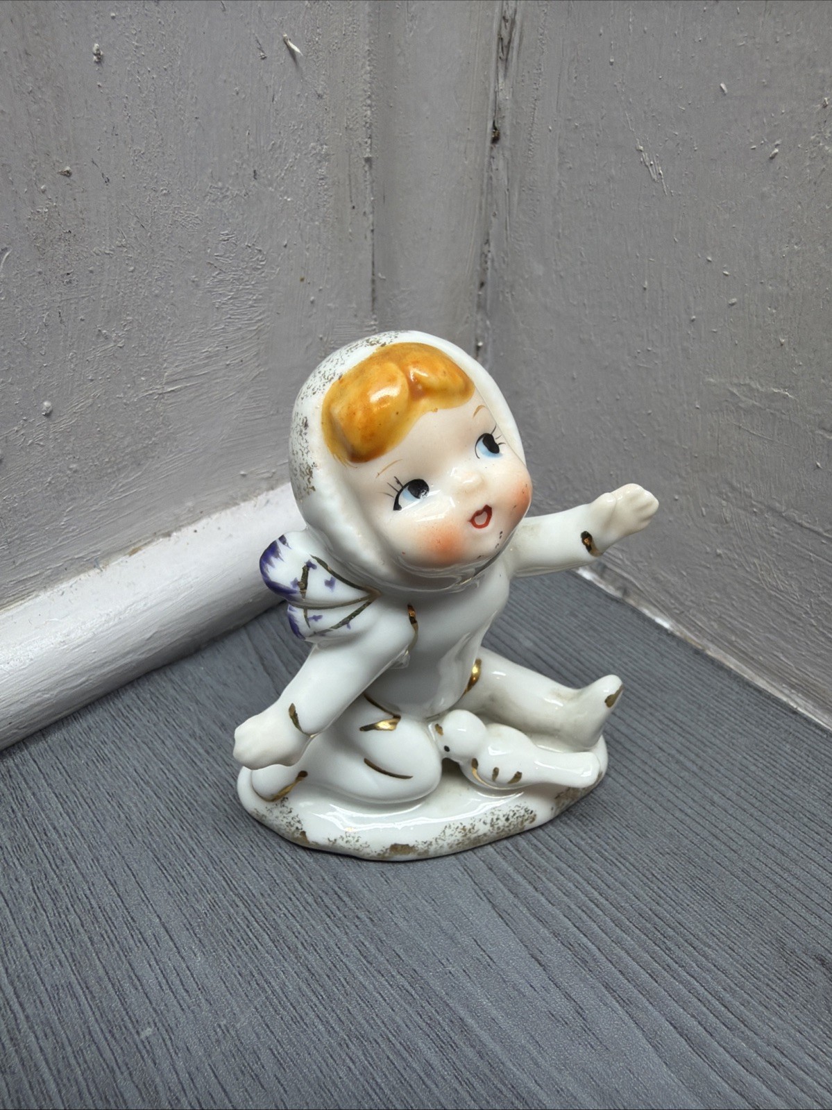 CUTE  Vintage 1950s Figurine Ucagco Girl And Bird Playing In Snow MCM Kitsch