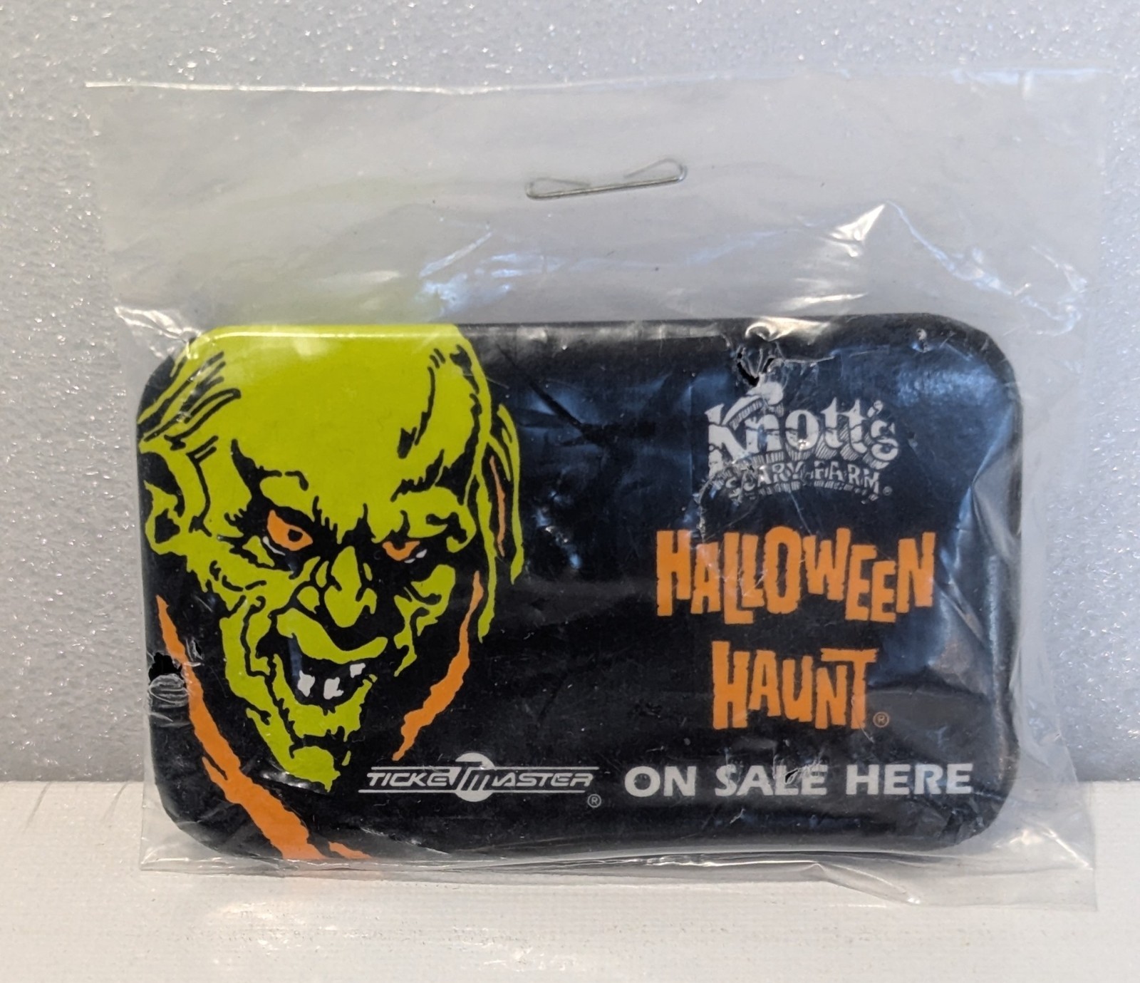 Knott's Scary Farm Halloween Haunt Ticketmaster Button Pin Badge NIB