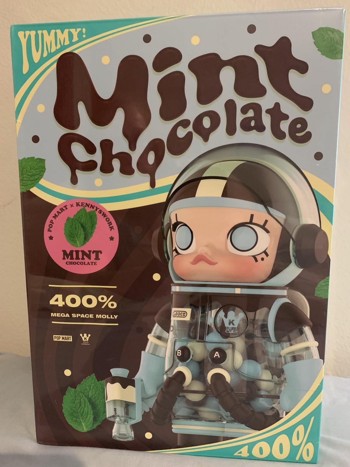 PopMart x KennysWork Mega Collection 400% Mega Space Molly Mint Chocolate