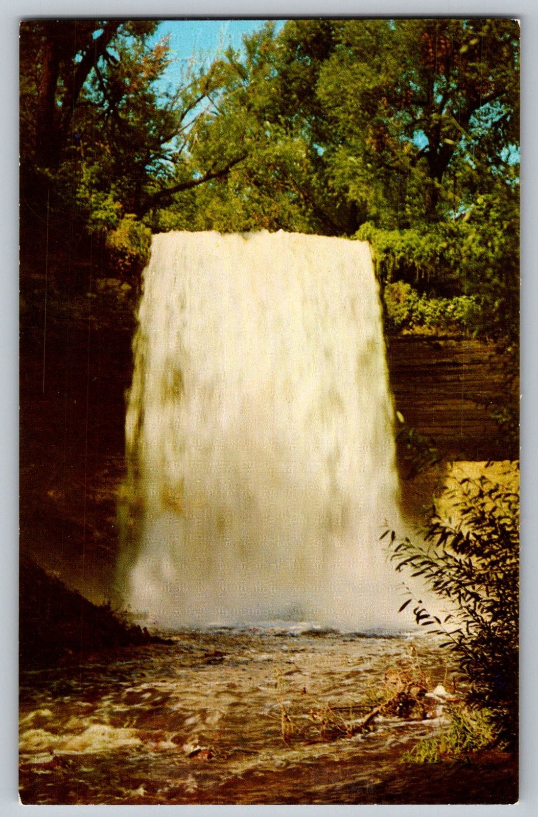 Postcard - Magnificent Minnehaha Falls In Minneapolis, Minnesota Postcard - Magnificent Minnehaha Falls In Minneapolis, Minnesota