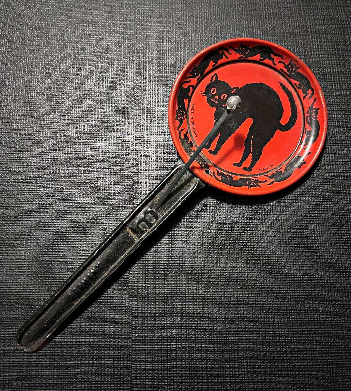 Vintage Halloween 1920s Germany Black Cat Tin Clapper Noisemaker 