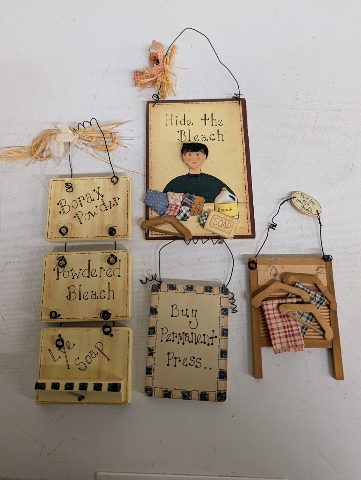 Set 4 Vintage Miniature Art Laundry Signs Primitive Country-folk Art Style