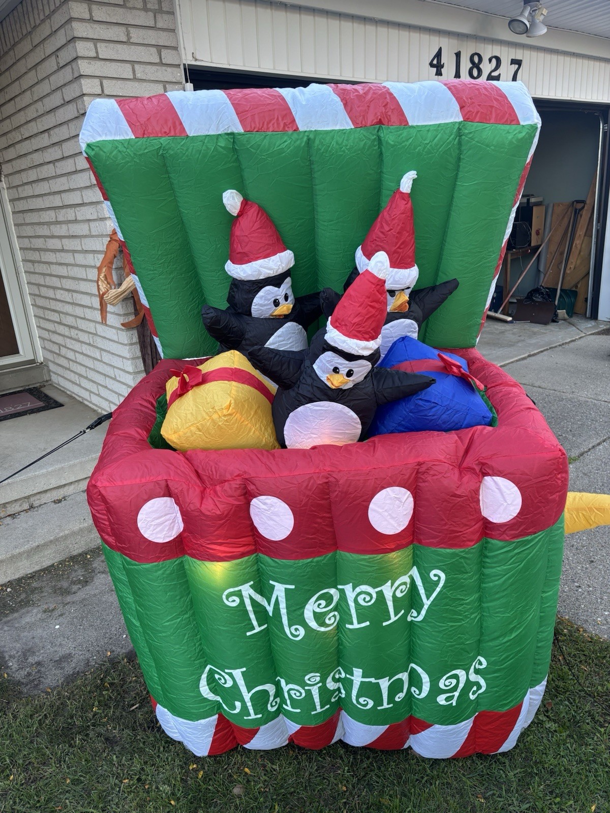Gemmy 2010 6ft Animated Penguin Jack In The Box Airblown Christmas Inflatable