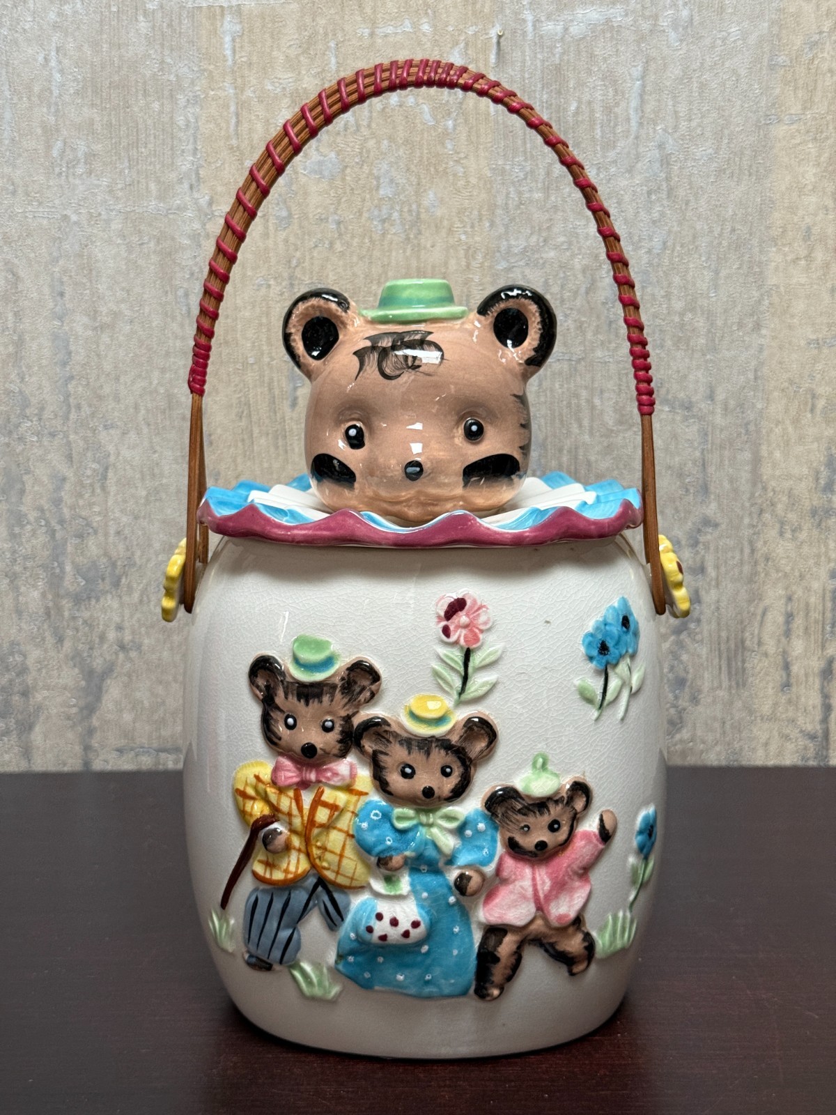 VTG Grant Crest Kitschy Anthropomorphic Bear Rattan Handle Canister/Cookie Jar