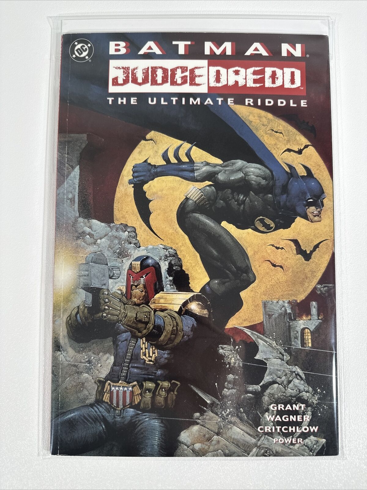Batman Judge Dredd: The Ultimate Riddle - 1995, DC