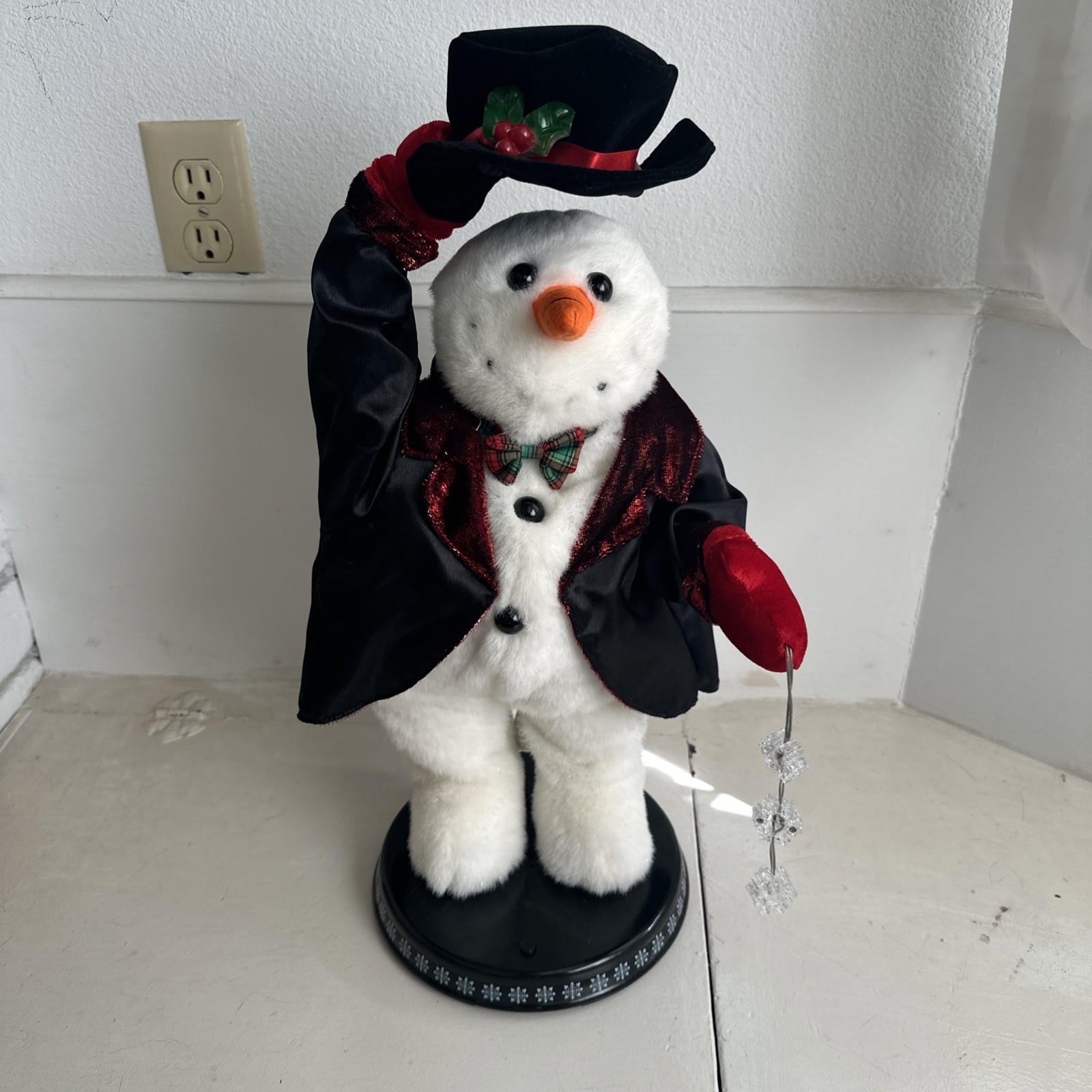Gemmy 2003 Mr. Snow Business Snow Miser Snowflake Spinner 18
