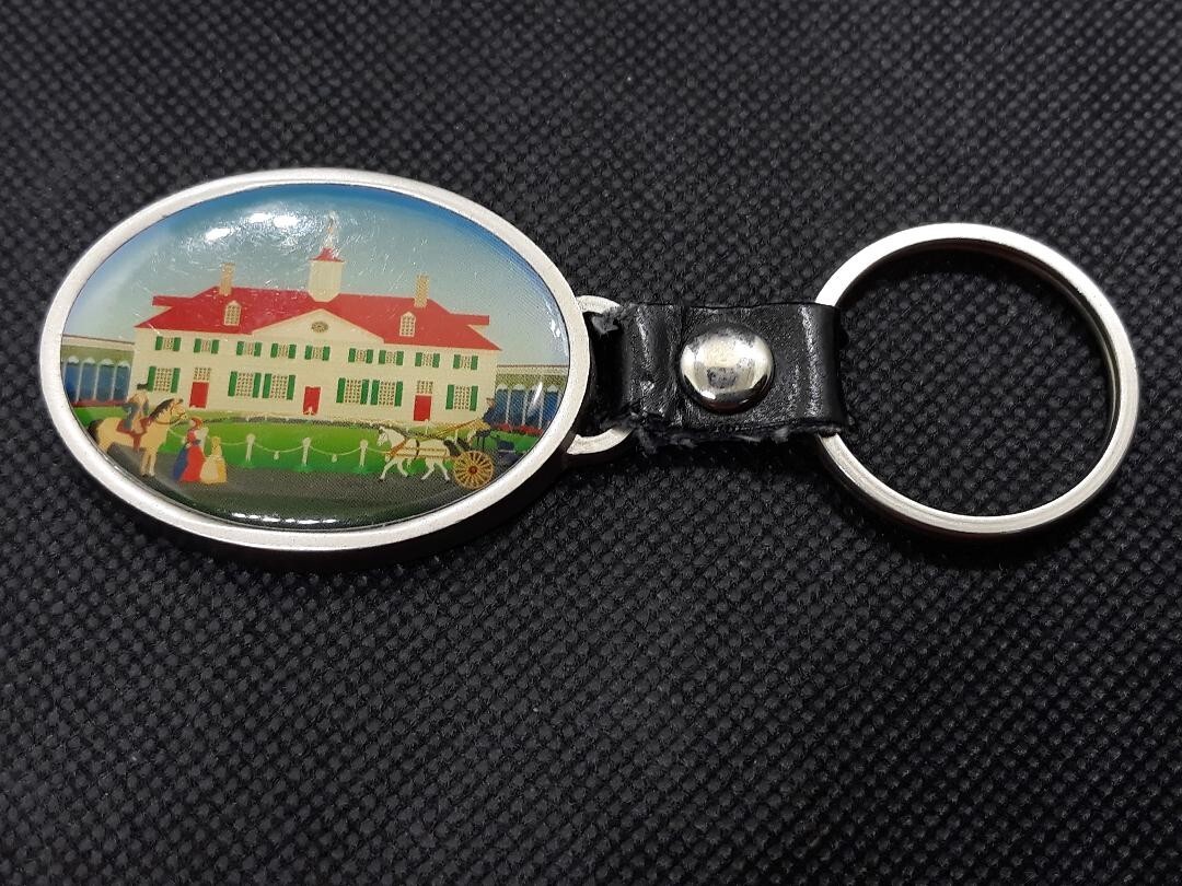 Vtg Souvenir Keychain MOUNT VERNON-George Washington\'s Historic Homes 2” Key