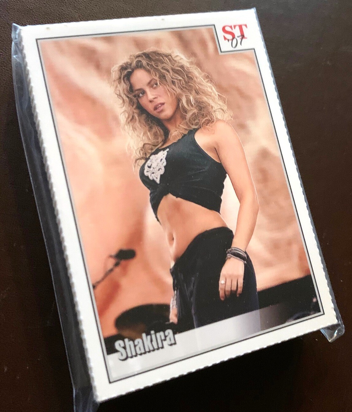 (one) SHAKIRA Live 8 Concert Series 2007 Spotlight Tribute Trading Card