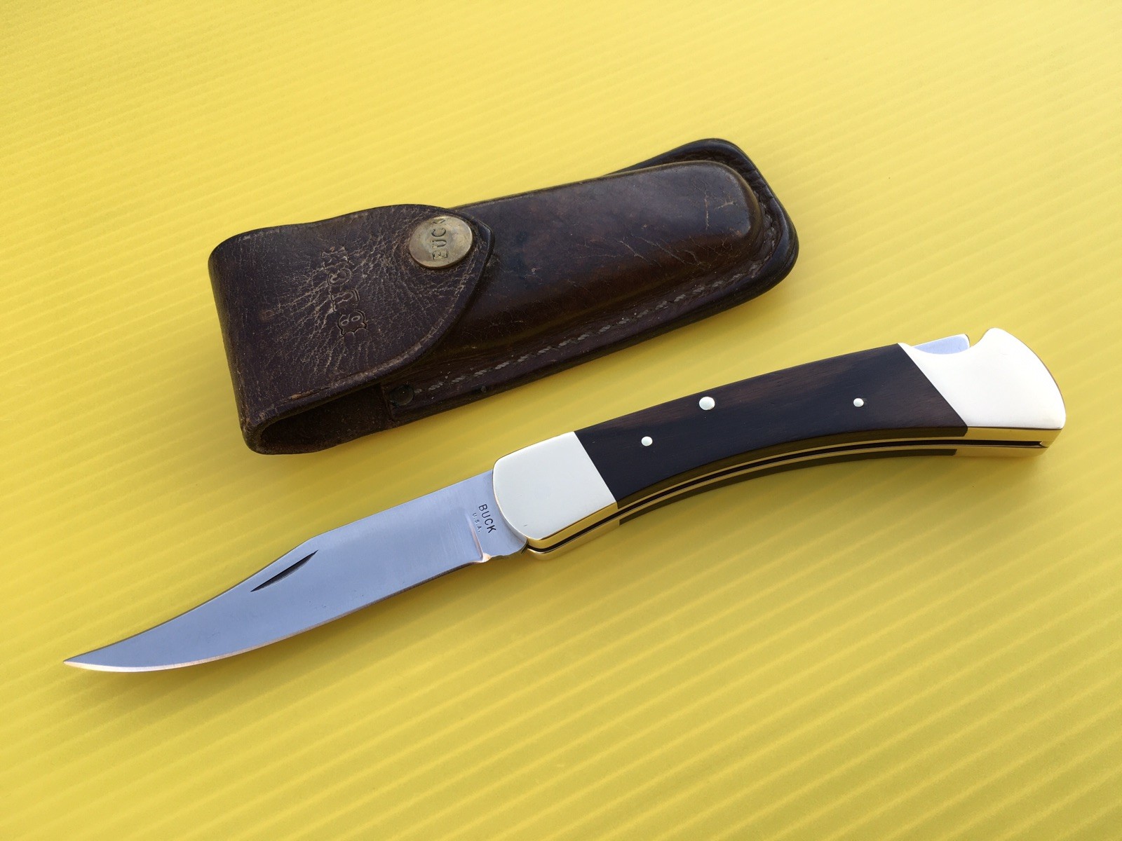 BUCK 110 HUNTER  2-LINE INVERTED MARK   1968-1970  WOOD HANDLE   SHEATH    USA