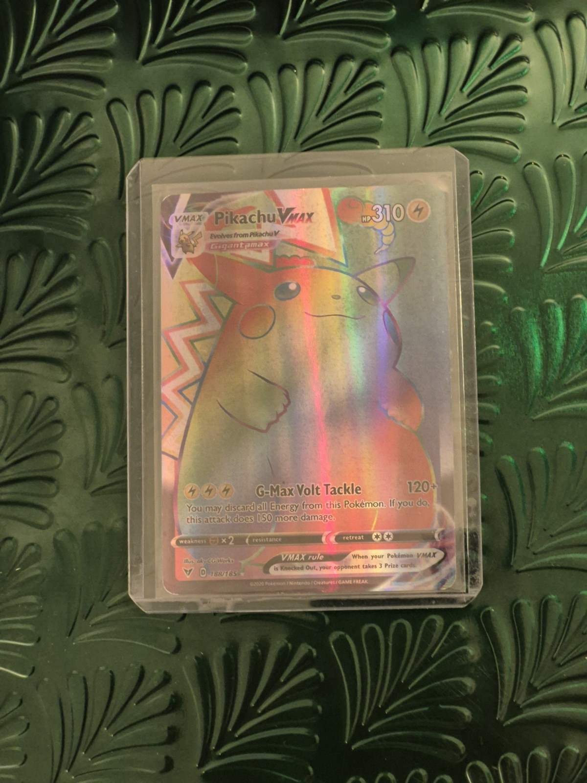 Pikachu VMAX (Secret) 188/185 Swsh04: Vivid Voltage Holo Near mint or better