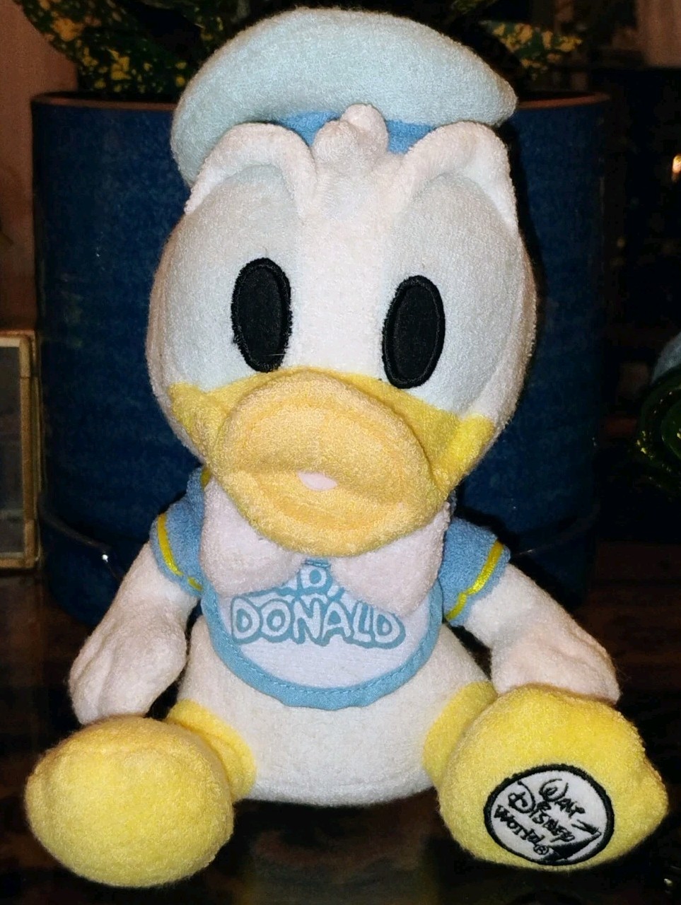 Baby Donald Duck W/ Bib Bean Bag Plush 8\