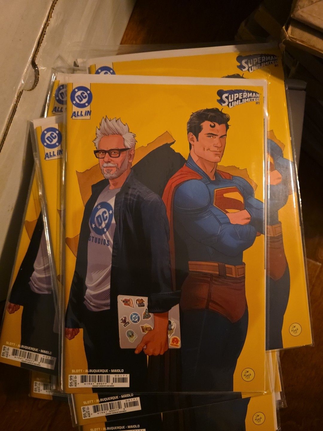 SUPERMAN UNLIMITED #1 (DAN MORA JAMES GUNN VARIANT)(2025) COMIC BOOK ~ DC