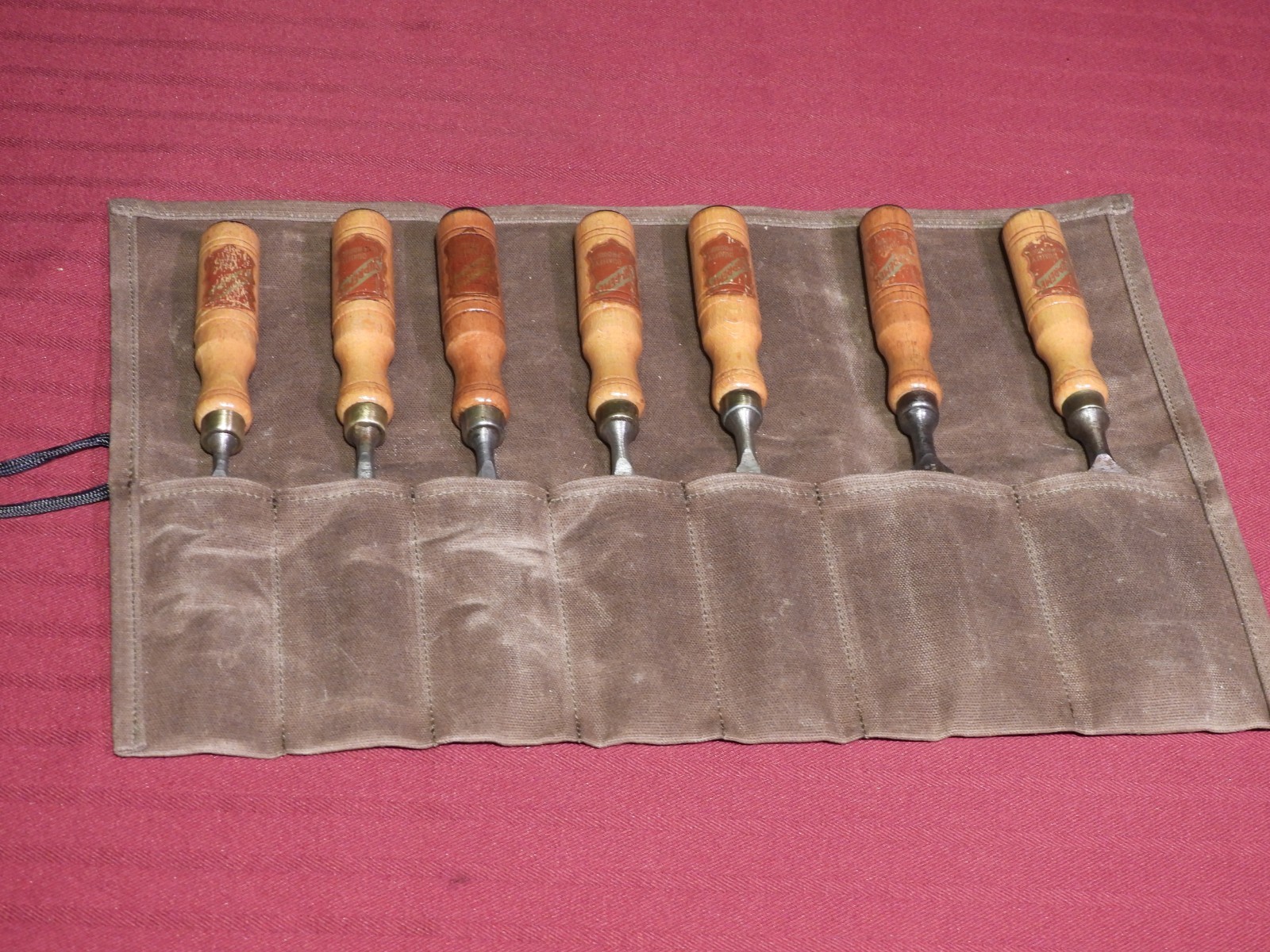 Supreme 7 Piece Drop Forged Bevel Edge Firmer Chisel Set in Canvas Roll Restored