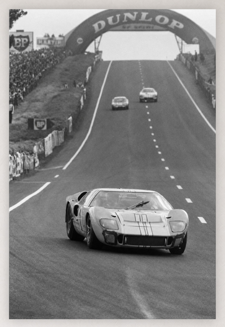 1966 LE MANS KEN MILES DENNY HULME FORD GT40 MKII 24X36 PHOTO REPRO POSTER