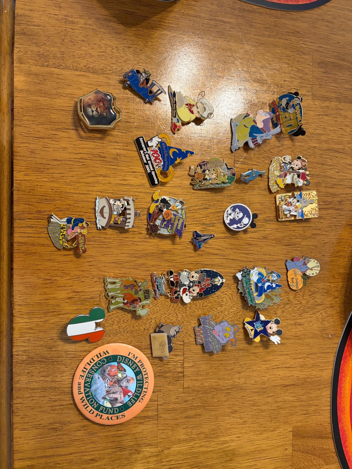 HUGE LOT OF DISNEY PINS
