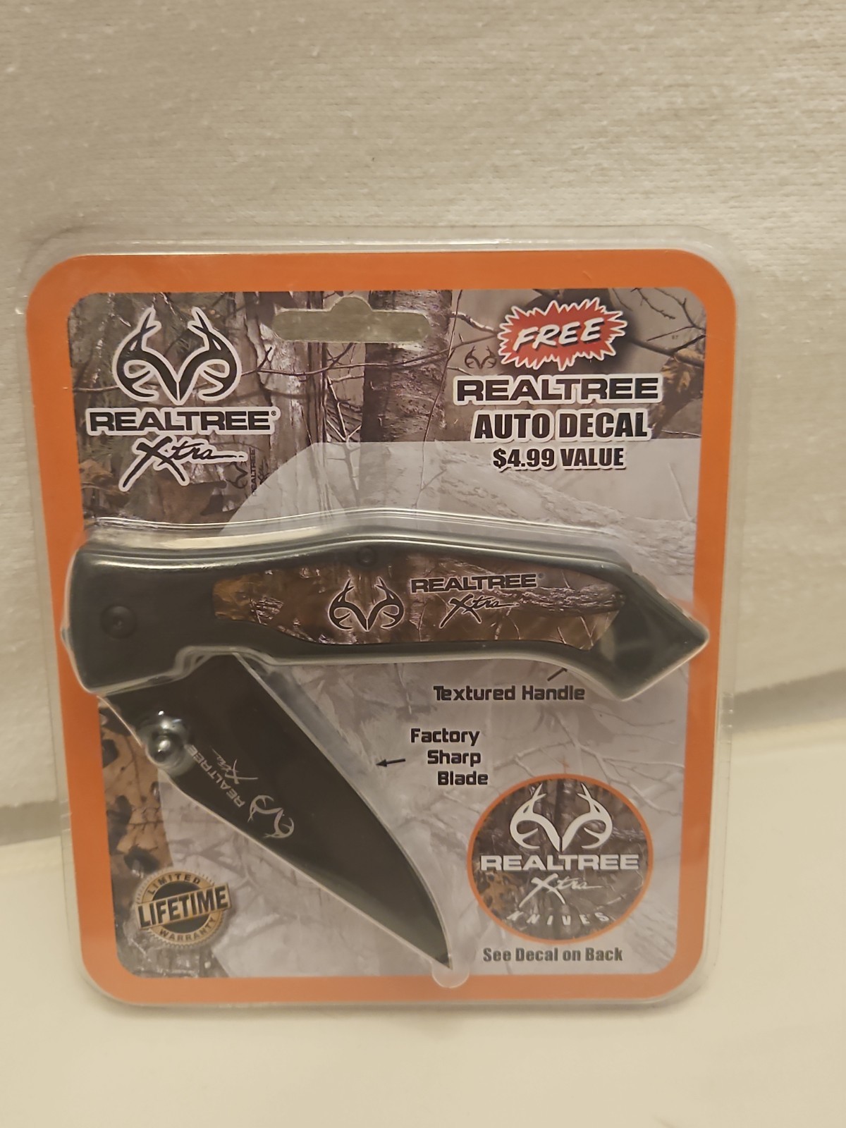 NEW Realtree Xtra Camo pocketknife W/ Decal RT0106XTCP
