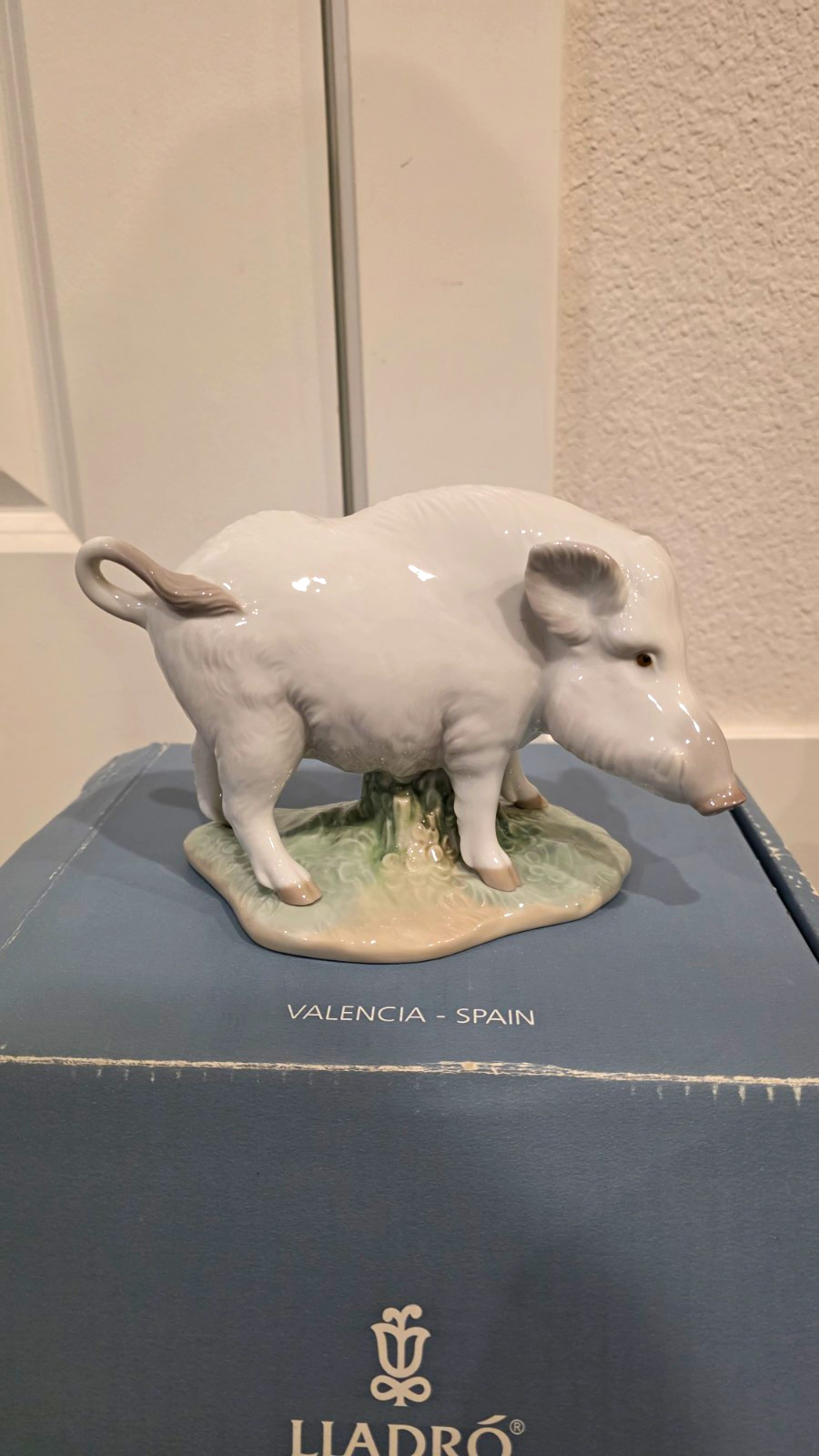 Lladro The Boar Figurine 8054 Chinese Zodiac Collection no wood base Lladro The Boar Figurine 8054 Chinese Zodiac Collection no wood base
