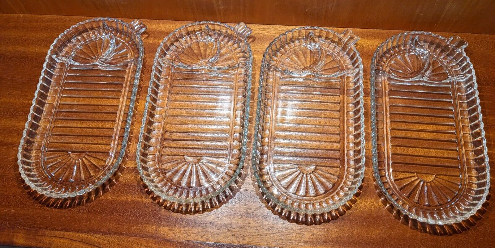 LOT OF 4 VINTAGE PRESSED GLASS DIVIDED LUNCHEON SNACK PLATES ART DECO?