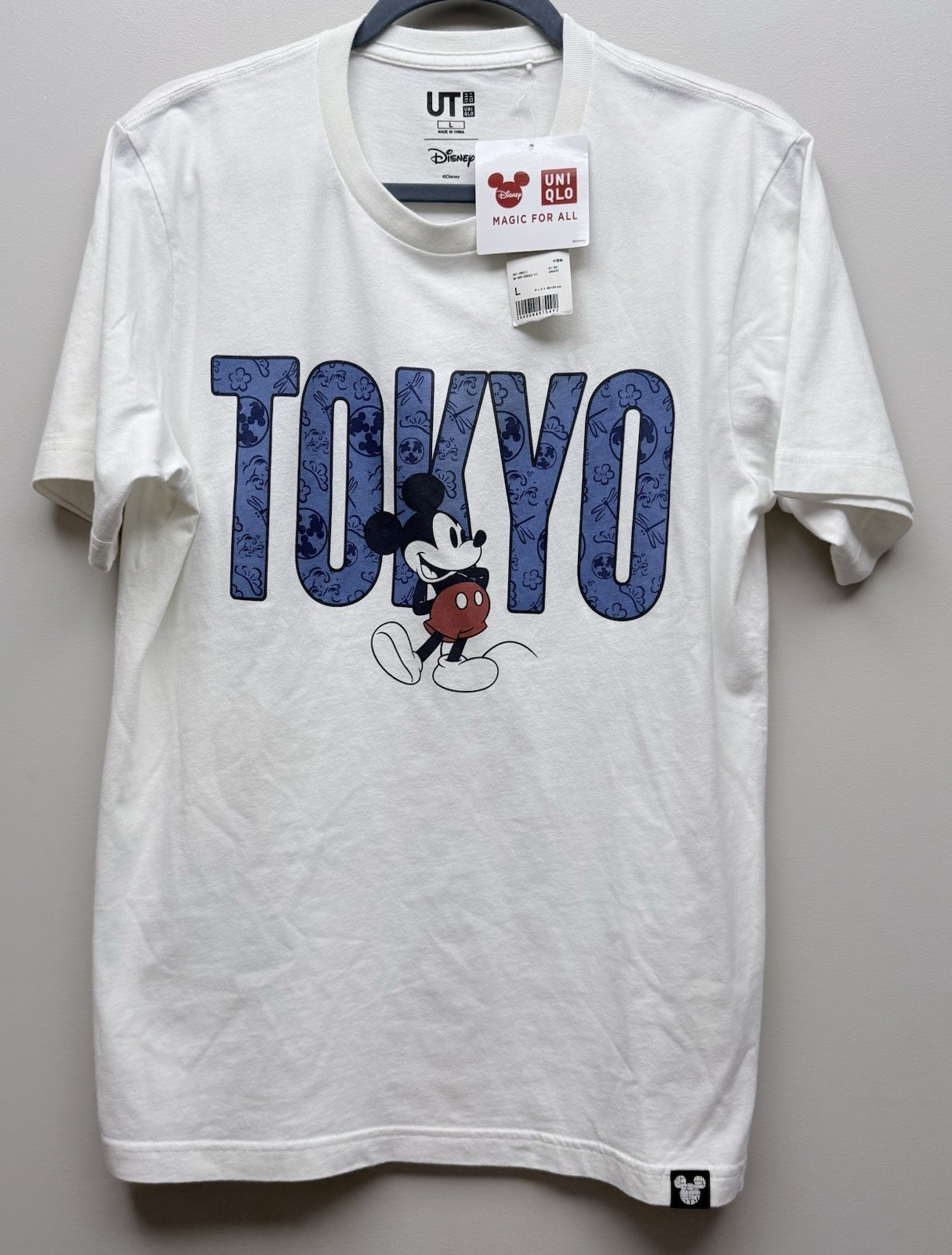 NEW Uniqlo Magic For All Disney Tokyo Mickey Mouse White T-Shirt L