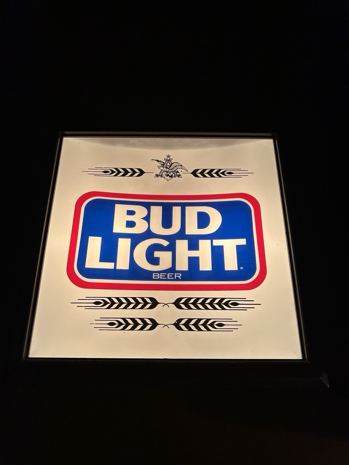 1986 Anheuser-Busch BUD LIGHT Budweiser Beer Lighted Sign w/ Pull Chain Works