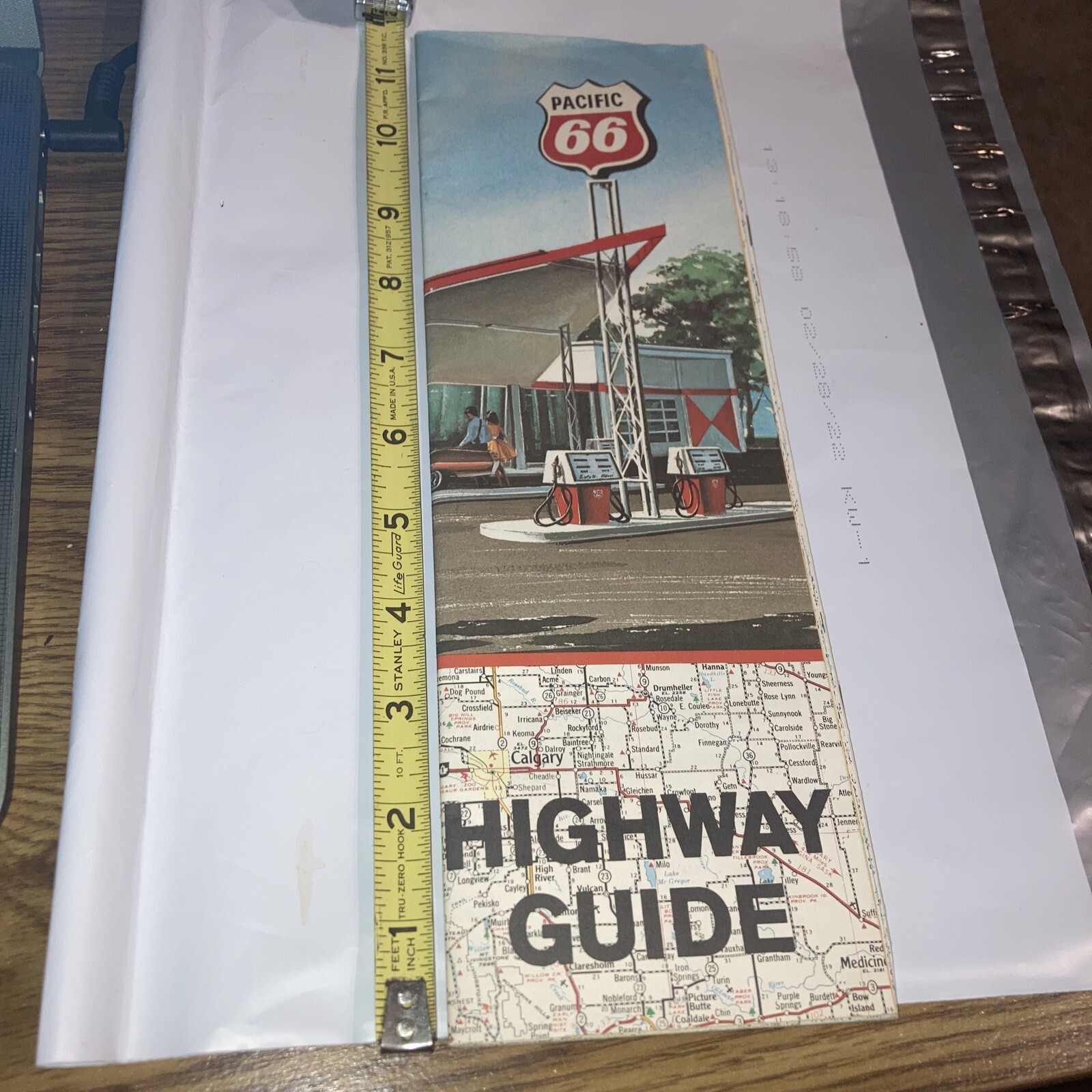 1969 Pacific Highway Guide - Canada  Pacific Petroleums Ltd