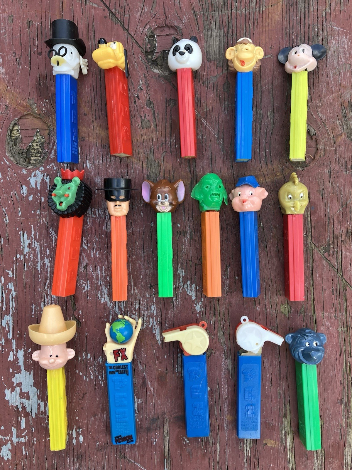 Vintage No Feet PEZ Dispenser Lot Of 16 