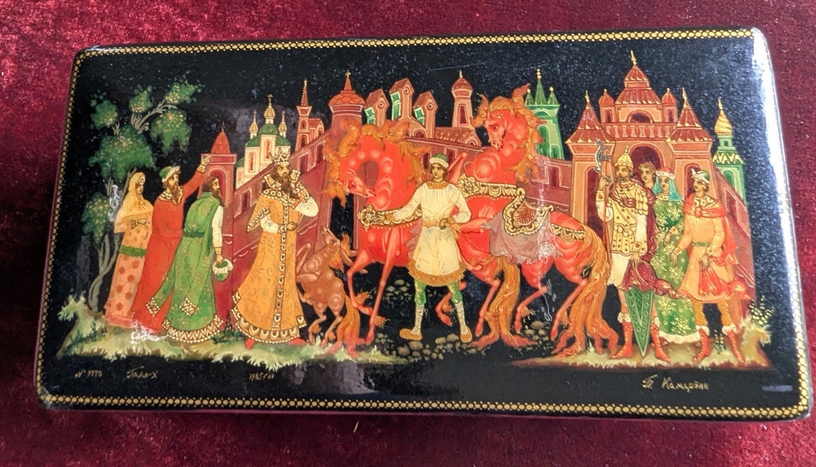 VTG Large Lacquer Russian Hand Painted Trinket Box Signed VTG Large Lacquer Russian Hand Painted Trinket Box Signed