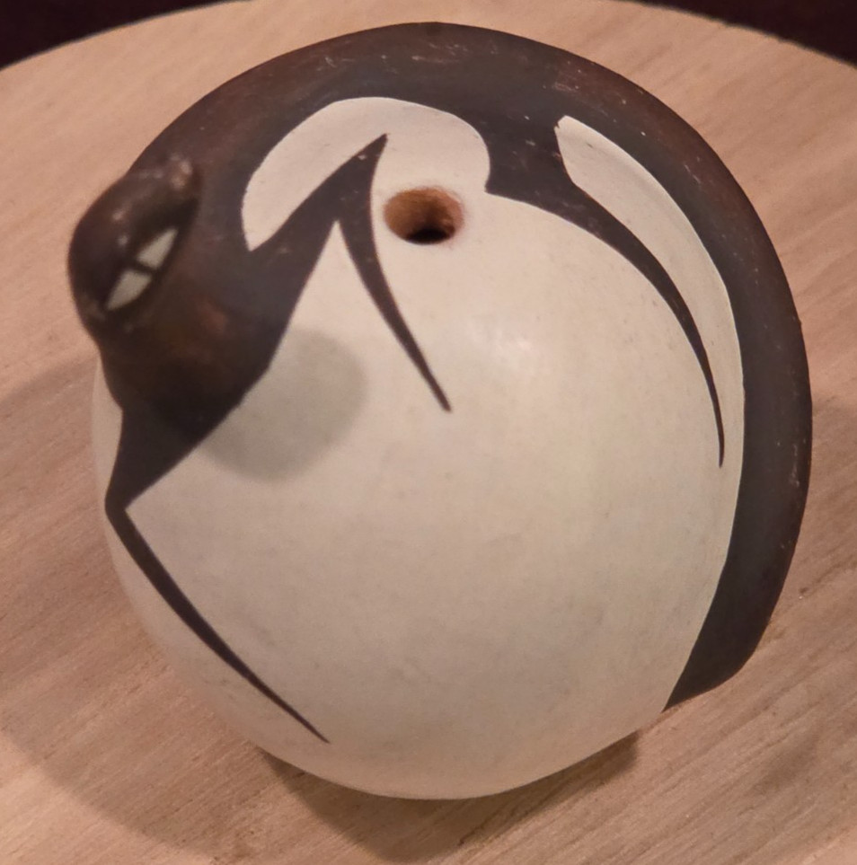 VINTAGE Acoma Pottery Lizard Seed Pot  by A.A. Peynetsa. AVELIA & Anderson 2\